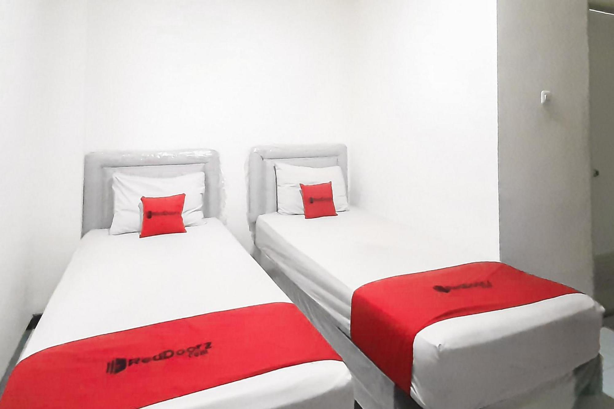 Reddoorz Syariah Near Transmart Mall Palembang Exterior photo
